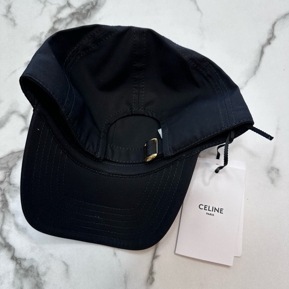 CELINE BASEBALL CAP IN COTTON
570 USD M - Picture 12 of 12
